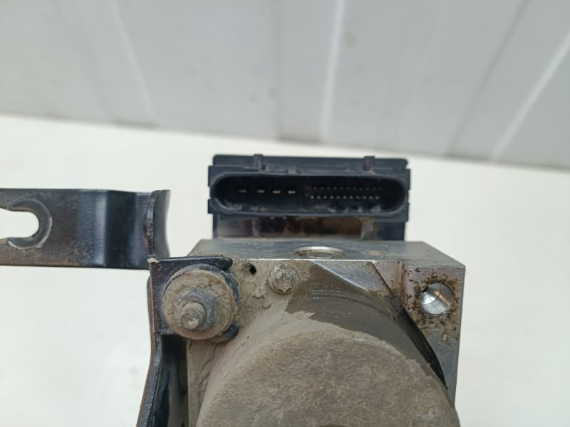 Блок abs Nissan Note E11