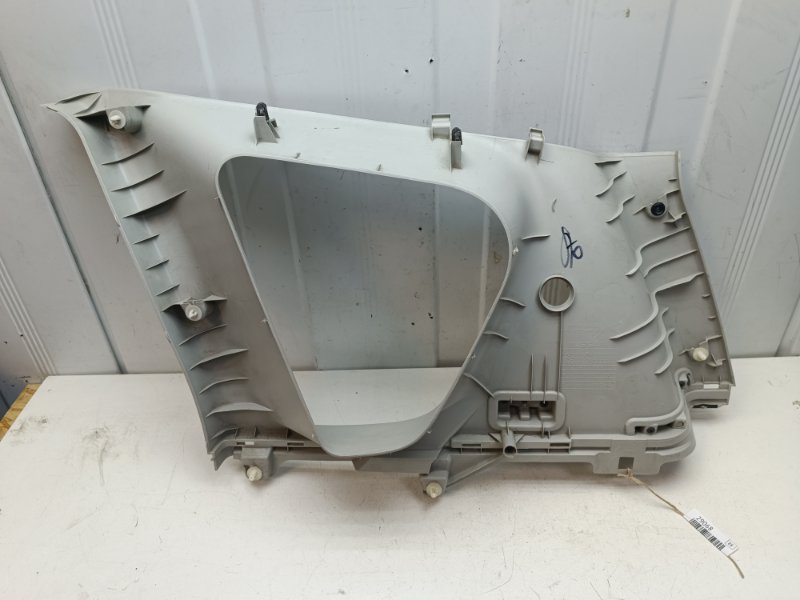 Обшивка стойки Nissan Note E11