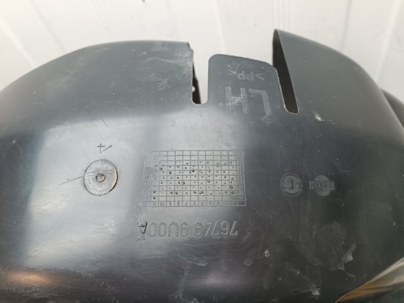 Подкрылок (локер) Nissan Note E11