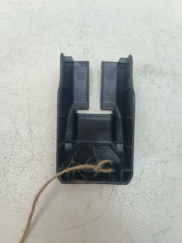 Крышка сидения Nissan Note E11