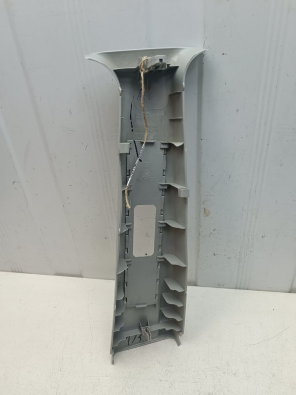 Обшивка стойки Nissan Note E11