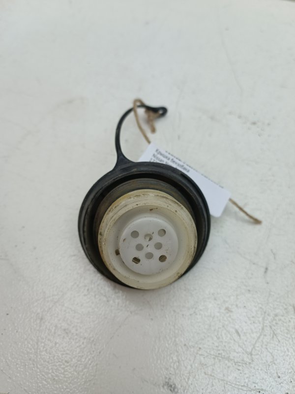 Крышка бензобака Nissan Note E11