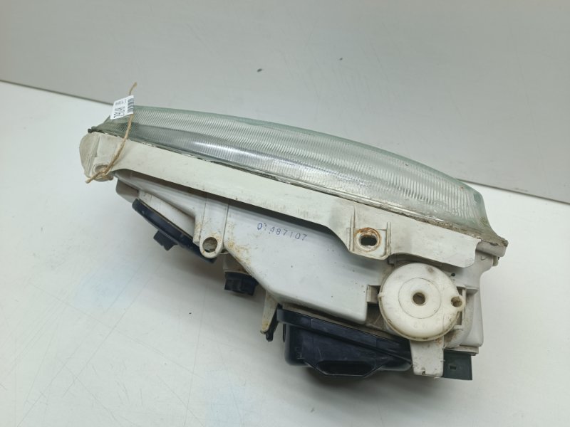 Фара Volkswagen Passat 1995 B4