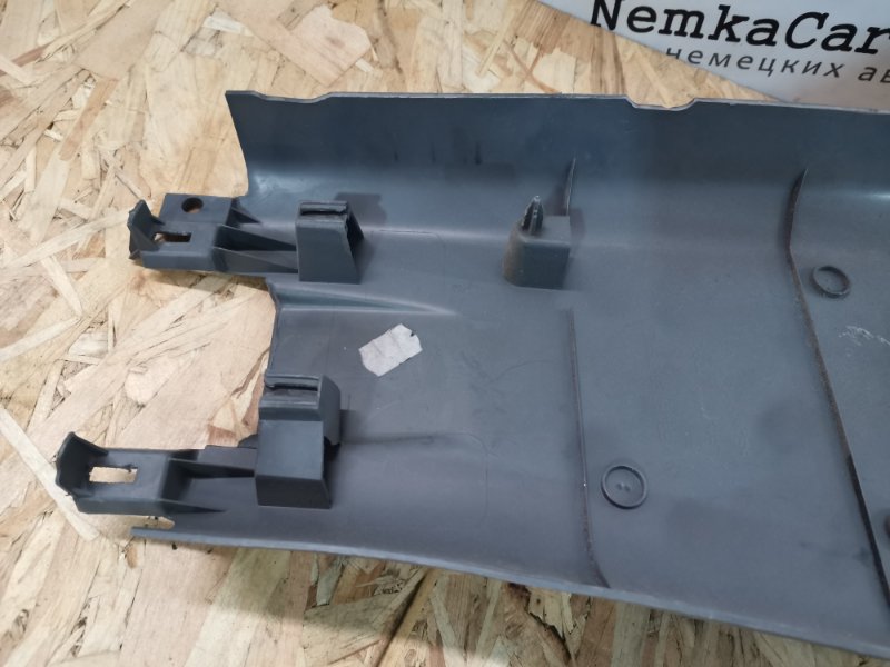 Накладка центральной стойки Mercedes Vito 2007 639