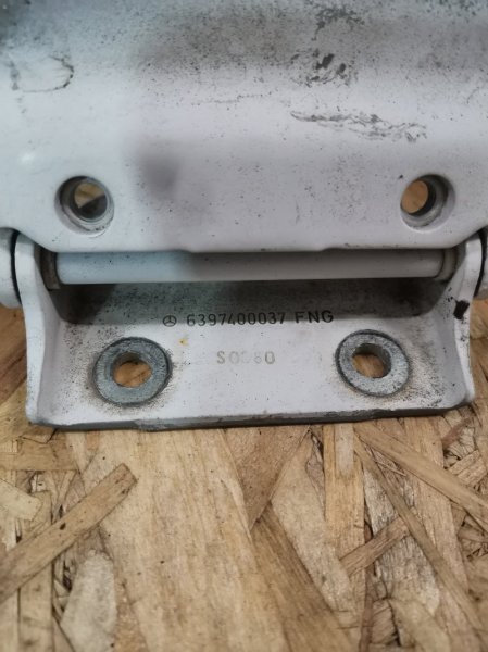 Петля крышки багажника Mercedes Vito 2007 639