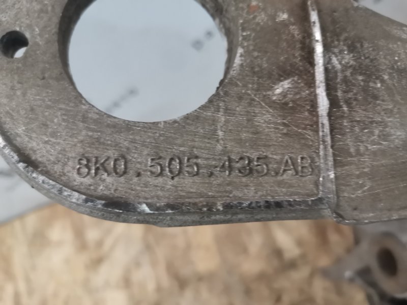 Кулак поворотный AUDI A4 B8 2009 B8 Универсал