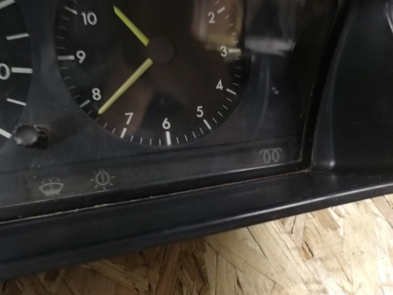 Щиток приборов om601 Mercedes W124 1987