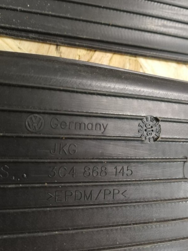 Коврик в дверь Volkswagen Passat B6 2007 Седан
