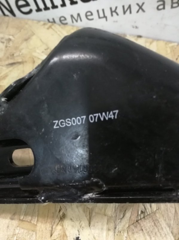 Кронштейн сдвижной двери Mercedes Vito 2008 639