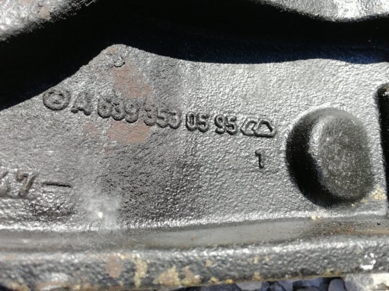 Кронштейн редуктора Mercedes Vito 2008 639