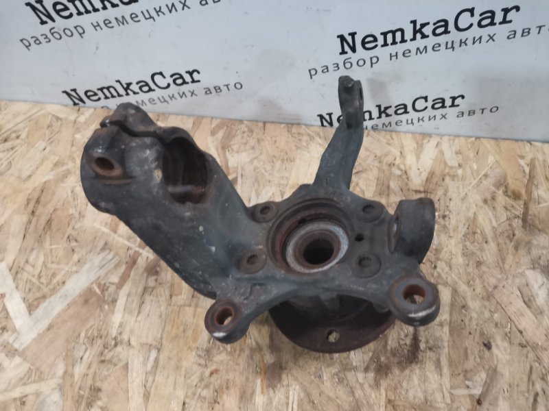 Кулак поворотный Volkswagen Tiguan 2010 5N1