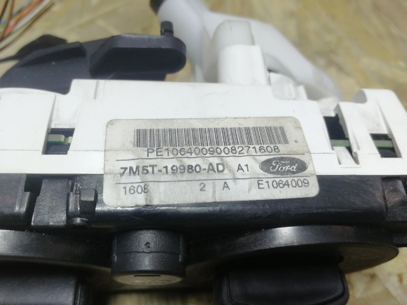 Блок управления отопителем FORD FOCUS 2 РЕСТАЙЛИНГ 2010 Хэтчбек