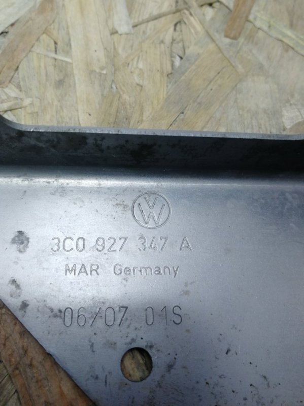 Кронштейн Volkswagen Passat B6 2007 Седан