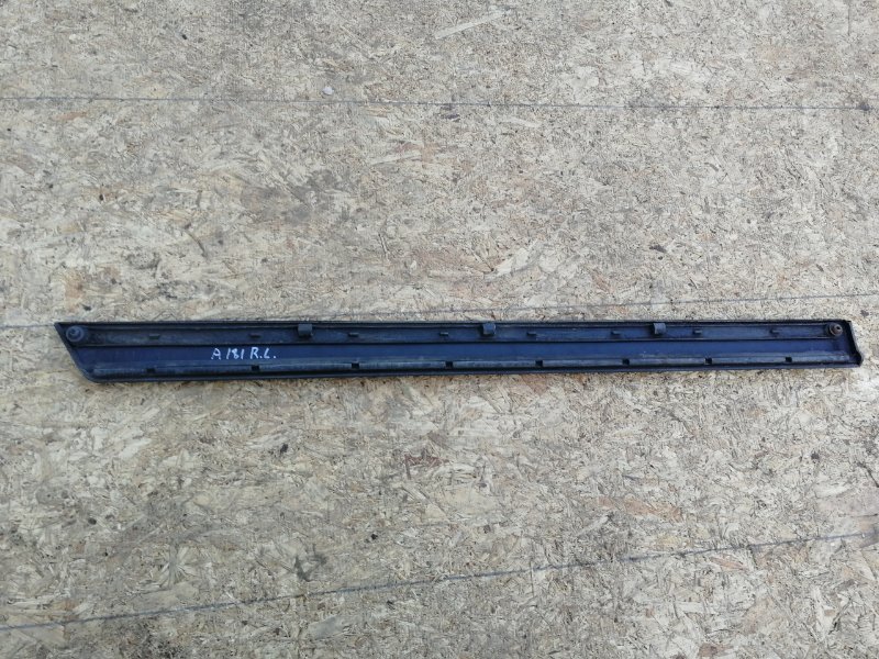 Молдинг двери Volkswagen Passat B6 2007 Седан