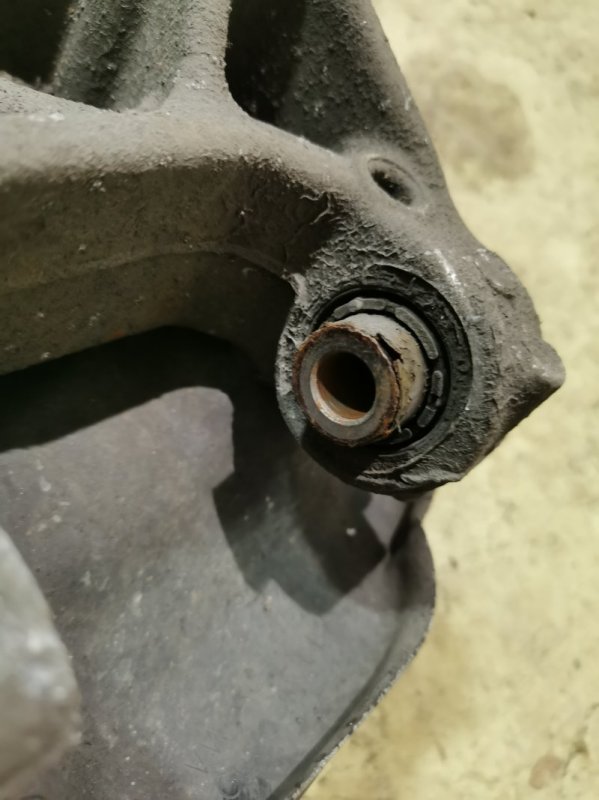 Кулак поворотный Volkswagen Passat B6 2006 Седан