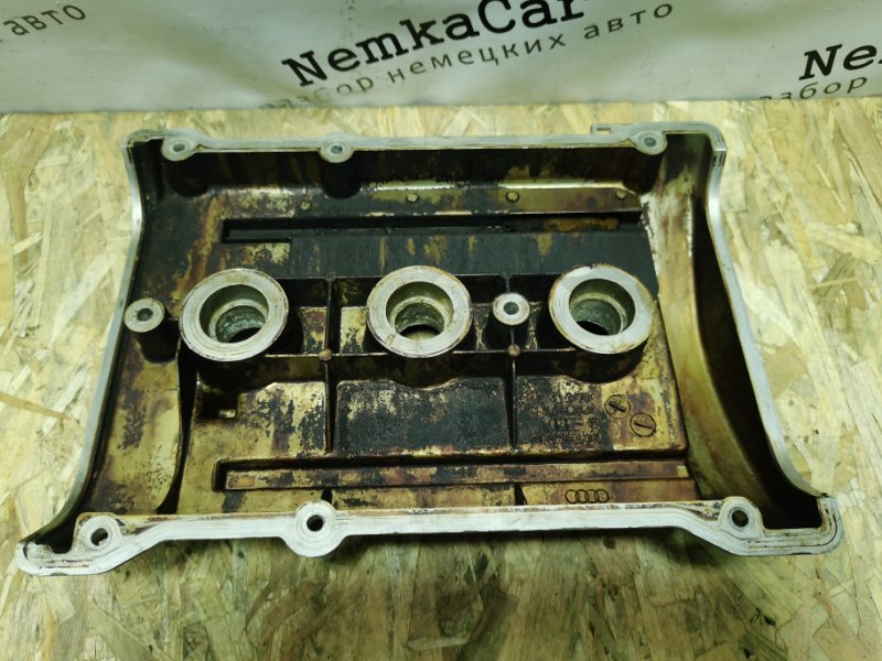 Клапанная крышка AUDI A6 C5 1998 C5