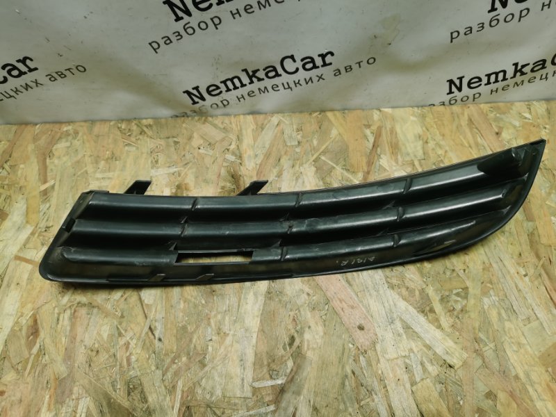 Решетка бампера Volkswagen Passat B6 2006 Седан