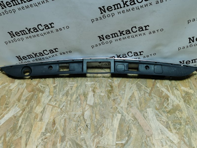 Накладка крышки багажника хром Mercedes C-Class W204 2010 C180 CGI