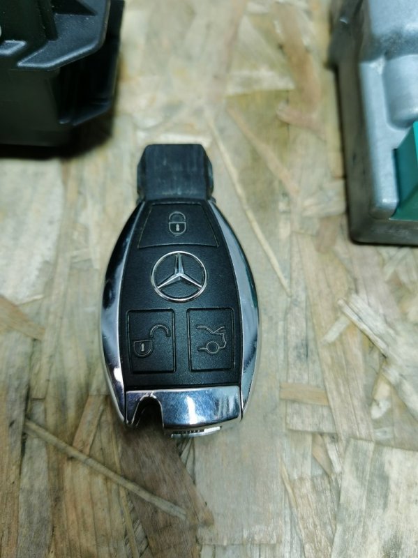 Замок зажигания с ключом Mercedes C-Class W204 2010 C180 CGI