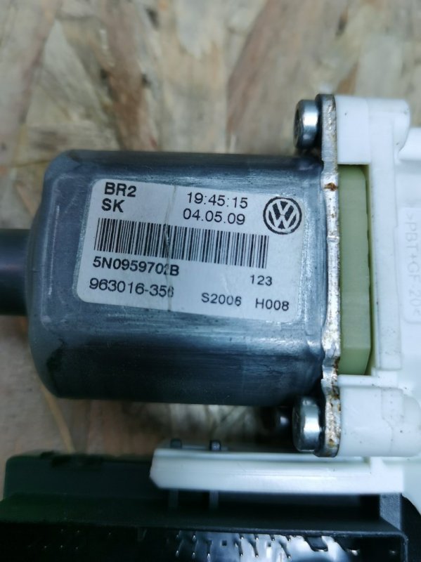 Мотор стеклоподъемника Volkswagen Tiguan 2009 5N1