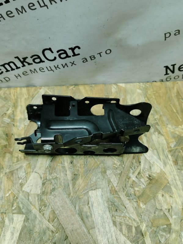 Кронштейн топливного насоса Volkswagen Tiguan 2009 5N1