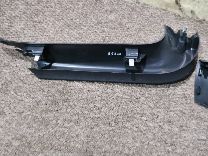 Обшивка двери багажника Volkswagen Tiguan 2009 5N1