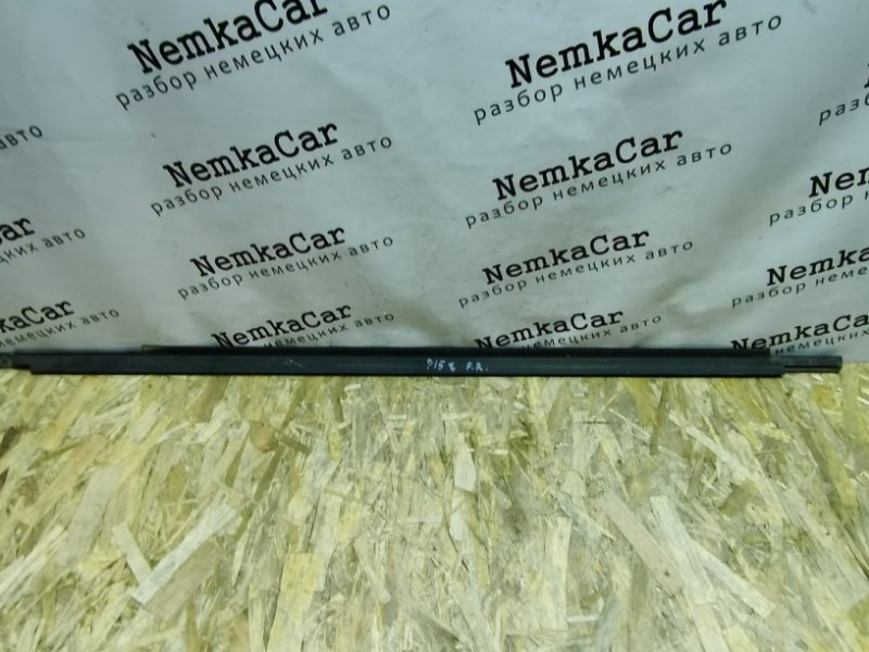 Молдинг стекла Volkswagen Tiguan 2010 5N1