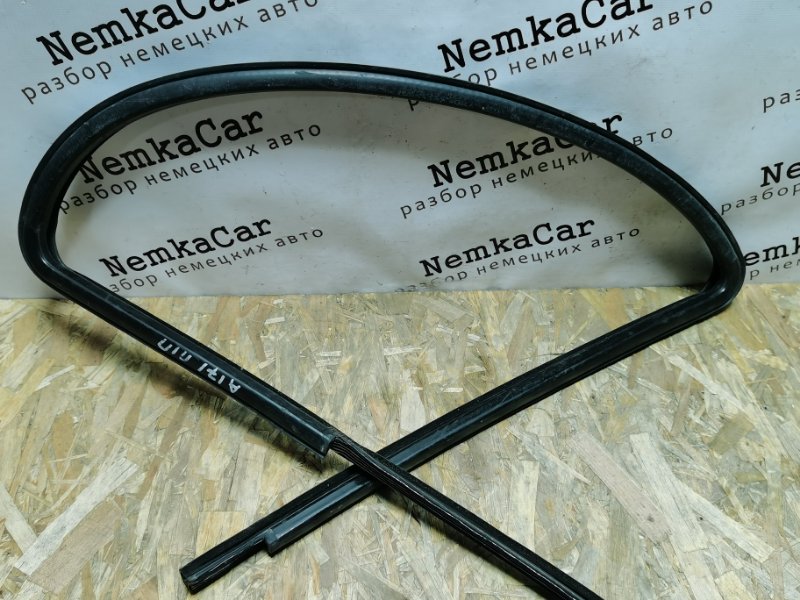 Уплотнитель стекла Mercedes Vito 2008 639