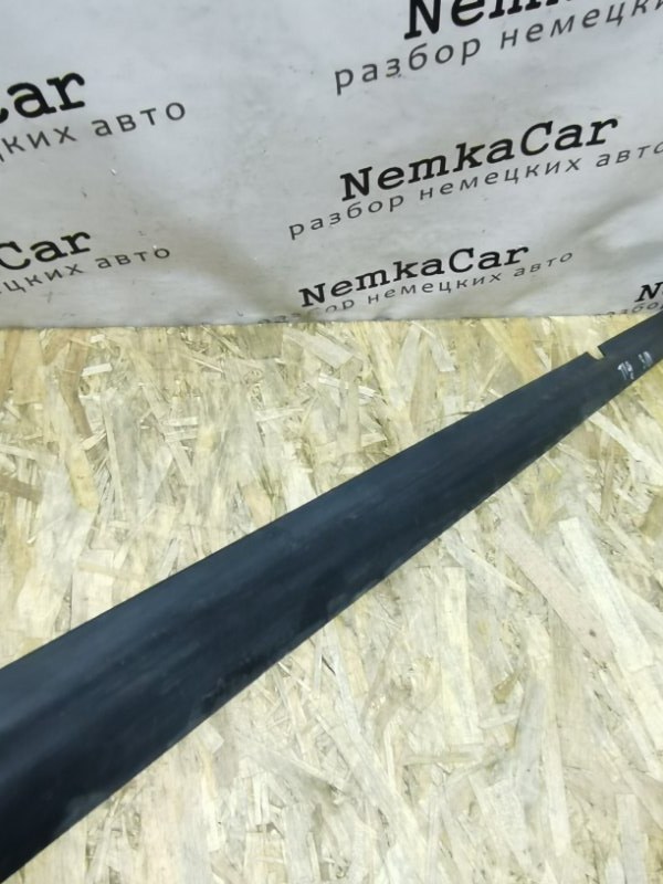 Молдинг стекла Volkswagen Tiguan 2010 5N1