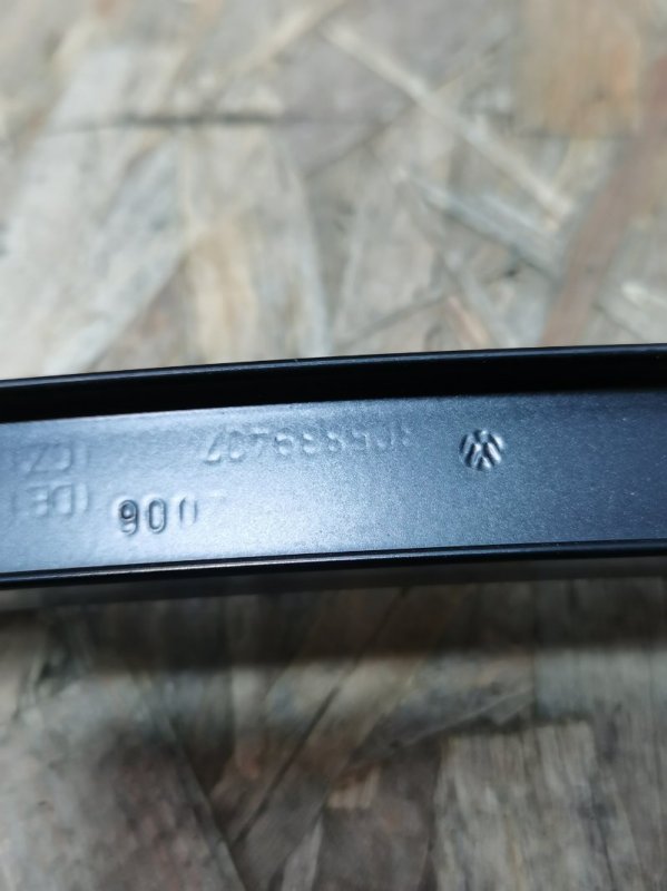 Направляющая стекла Volkswagen Passat B6 2006 Седан