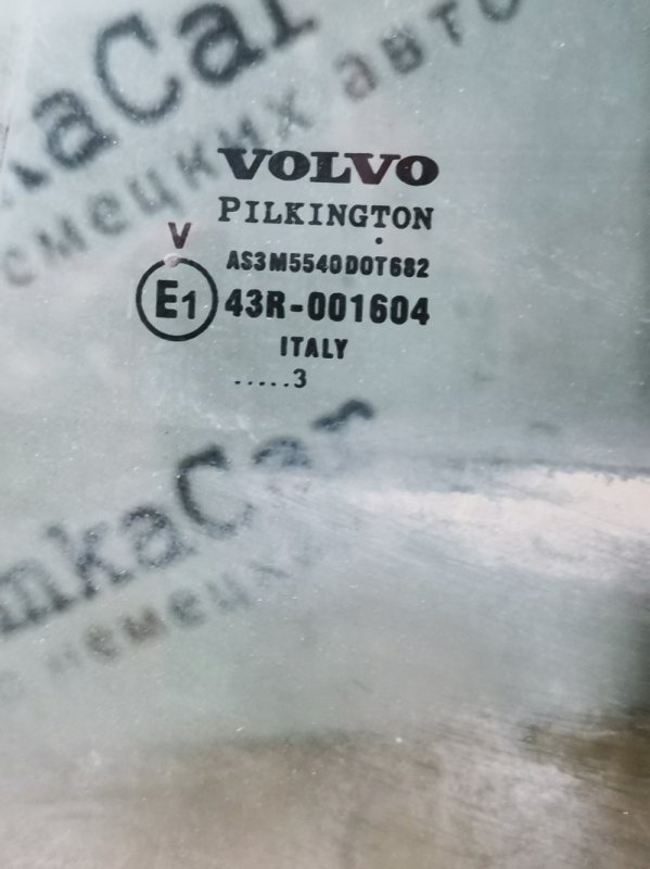 Стекло двери VOLVO XC90 2004