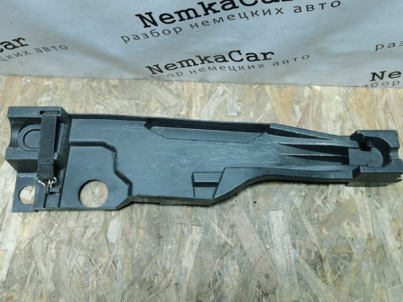 Кронштейн домкрата VOLVO XC90 2004