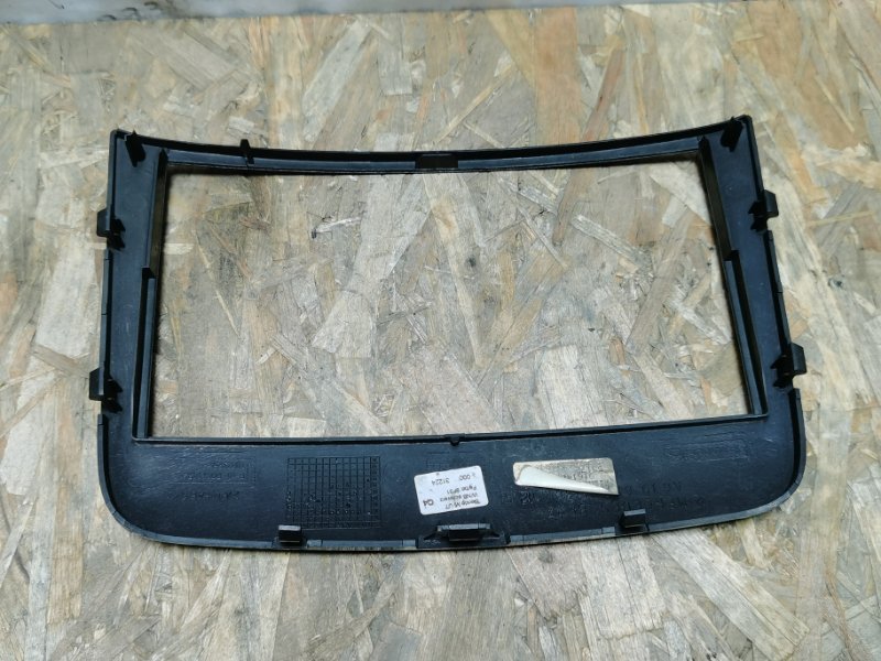 Рамка магнитолы Mercedes Vito 2012 639 рест