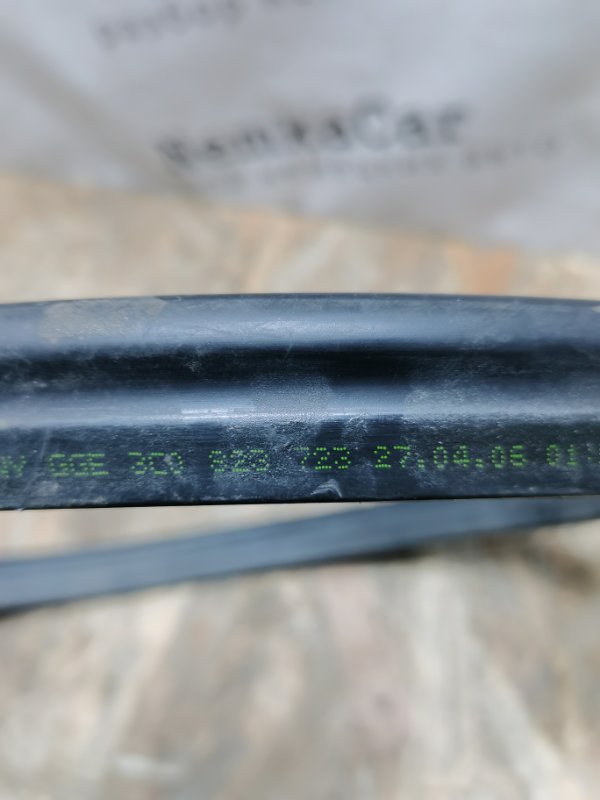 Уплотнитель капота Volkswagen Passat B6 2006 Седан