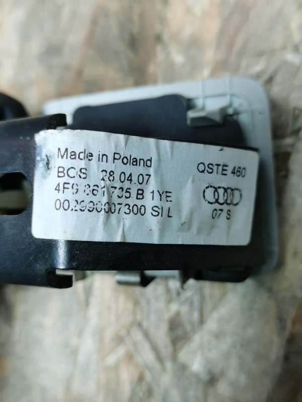 Кронштейн шторки багажника AUDI A6 C6 Allroad quattro 2007 4F