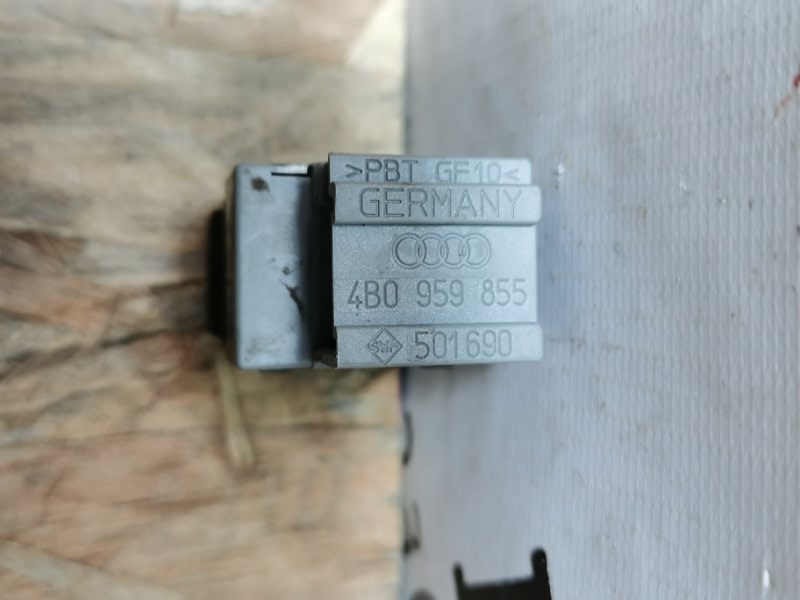 Кнопка стеклоподъемника AUDI A6 C5 1998 C5