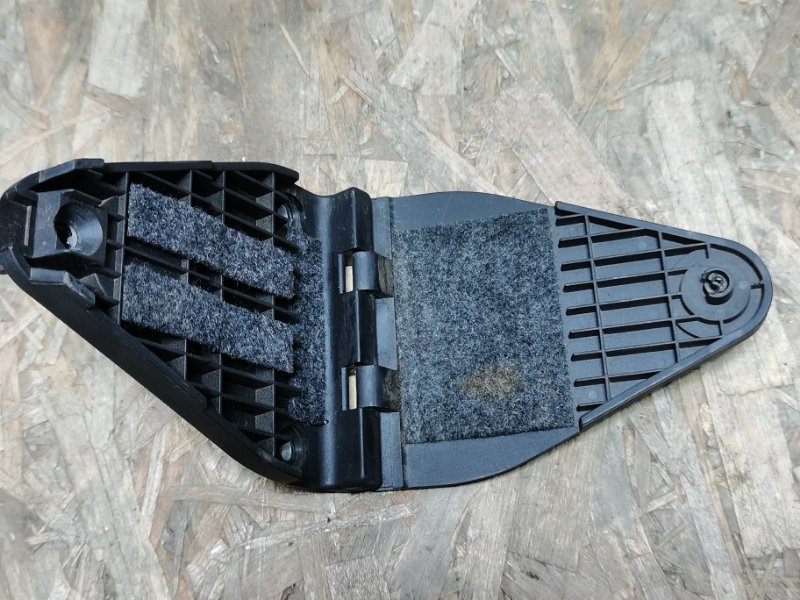 Кронштейн знака аварийной остановки AUDI A6 C5 1998 C5