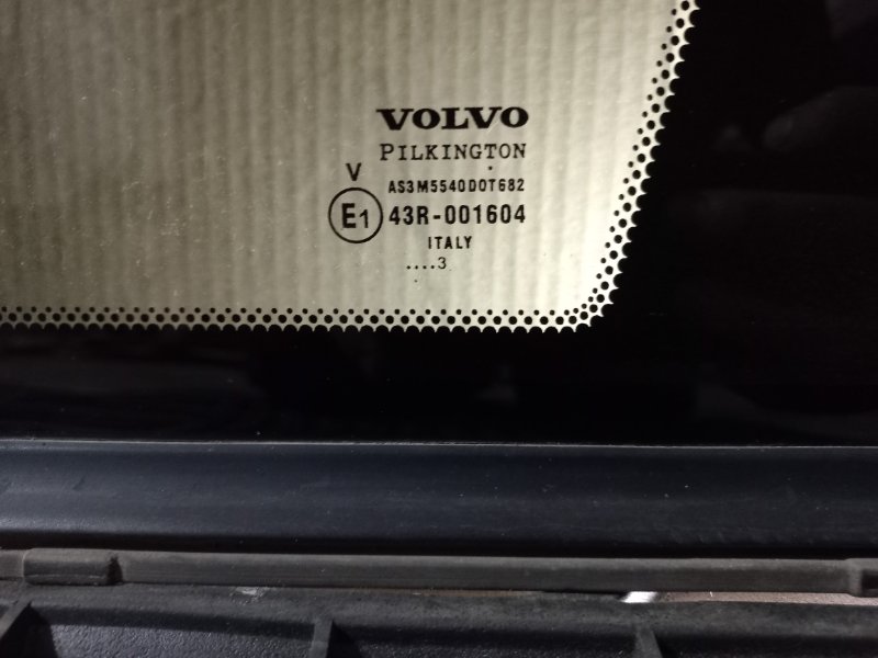 Стекло глухое VOLVO XC90 2004