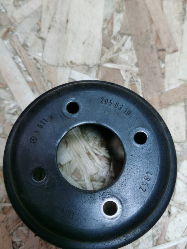 Шкив помпы Mercedes Vito 2006 639