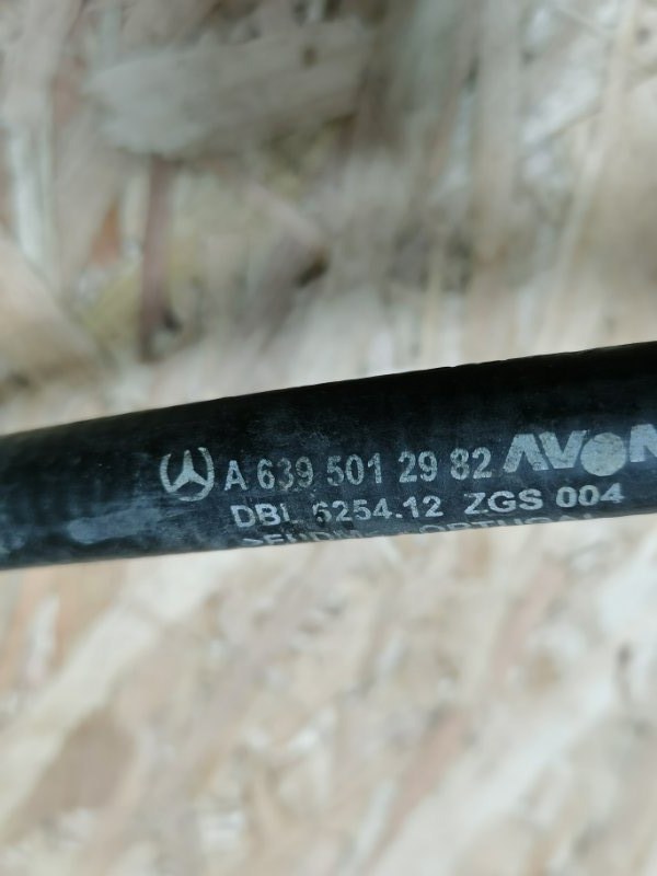 Патрубок системы охлаждения Mercedes Vito 2006 639