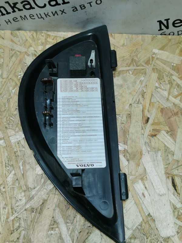 Накладка на торпедо VOLVO XC90 2004