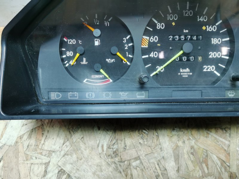 Щиток приборов Mercedes E-Classe W124 1992