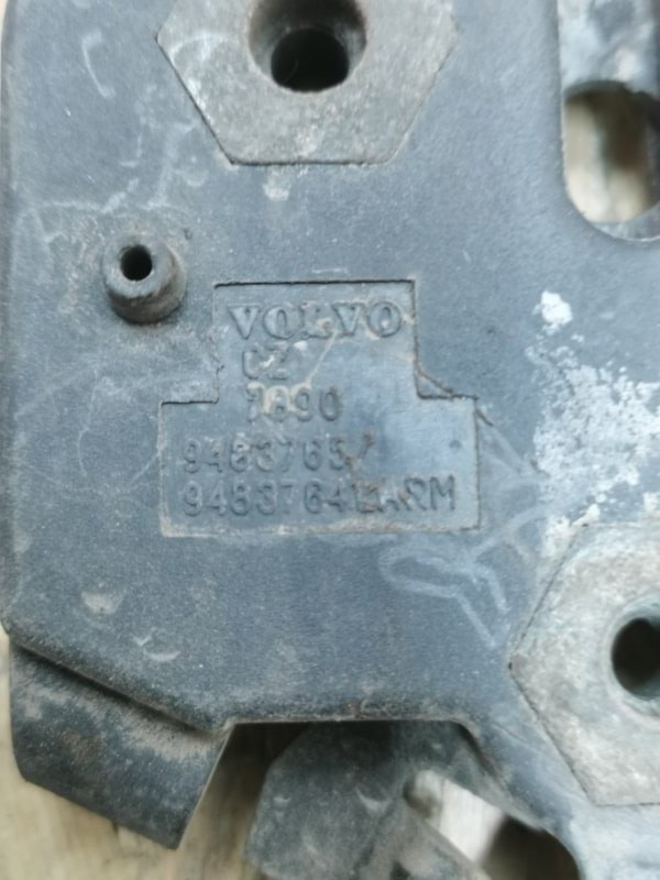 Замок капота VOLVO XC90 2004