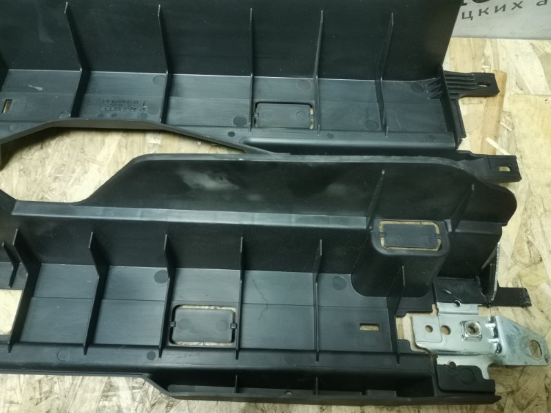 Направляющие шторки багажника Mercedes M-Class 2006 W164