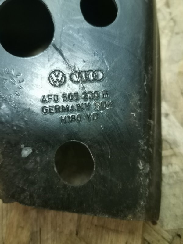 Кронштейн балки AUDI A6 C6 2011 Рест Седан S-Line