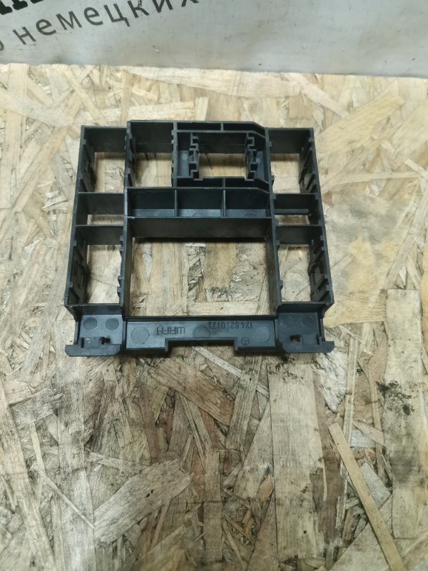 Кронштейн кнопок стеклоподъемника Mercedes E-Classe W124 1992