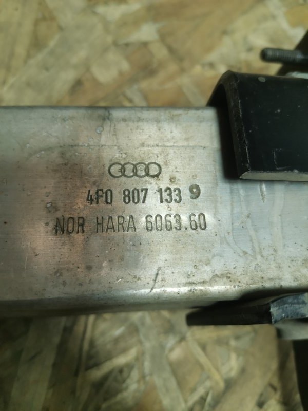 Кронштейн усилителя бампера AUDI A6 C6 Allroad quattro 2007 4F