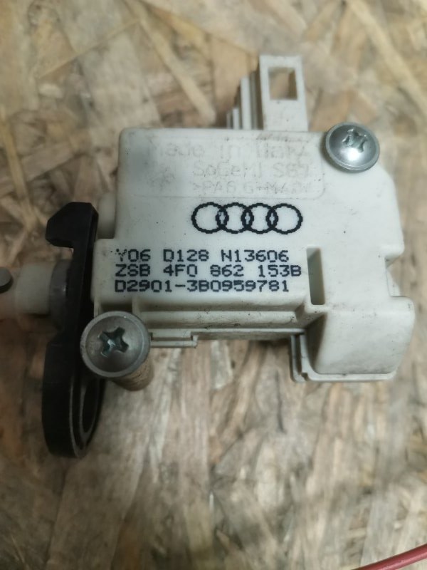 Замок лючка бензобака AUDI A6 C6 Allroad quattro 2007 4F