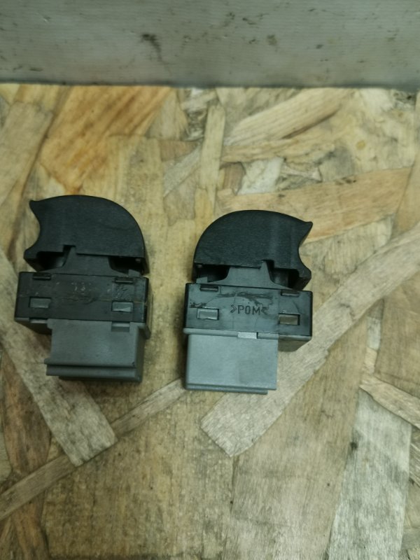 Кнопка стеклоподъемника AUDI A6 C5 1998 C5