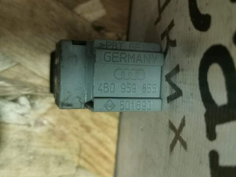 Кнопка стеклоподъемника AUDI A6 C5 1998 C5